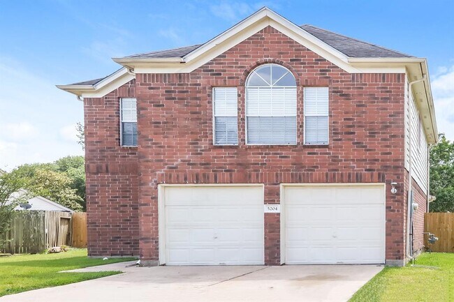 Building Photo - 5204 Rockwood Dr