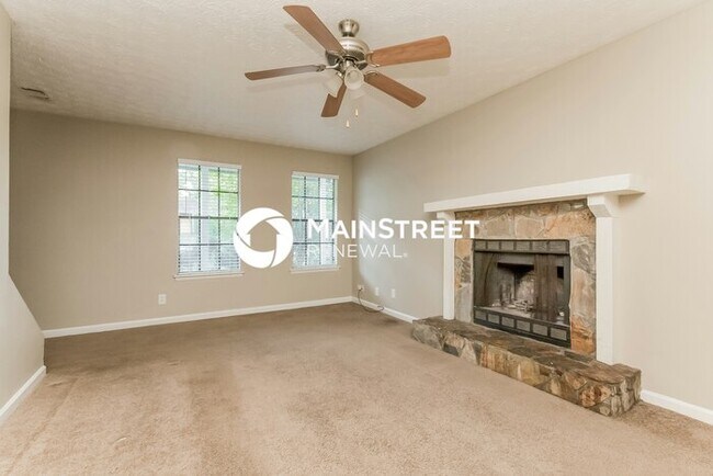 Foto del edificio - 3 Bedroom Pet-Friendly Home in Lithonia, GA with Main Street Renewal