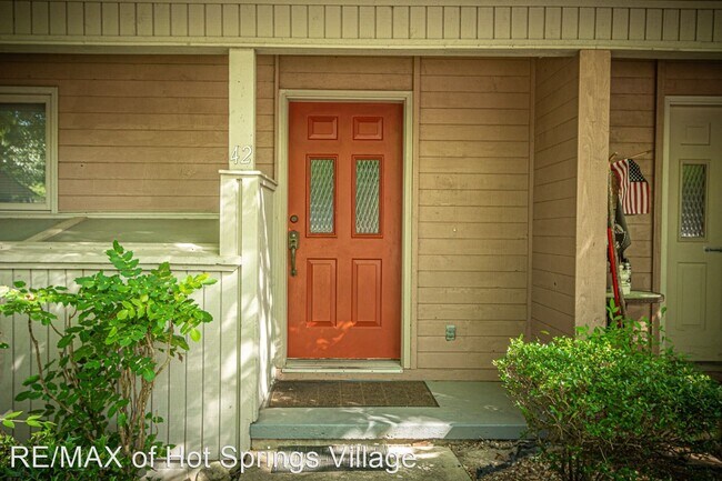Building Photo - 2 br, 2.5 bath House - 42 Esmeralda Place