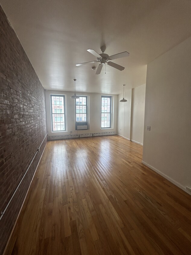 Foto principal - 258 E 138th St