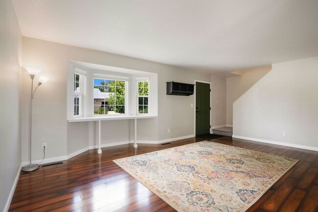 Building Photo - Updated 4 Bedroom Home with Amazing Yard, ...