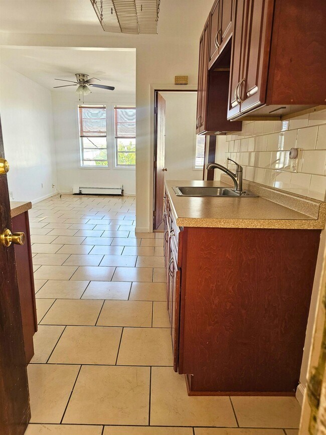 Foto del edificio - 291 Linden Ave