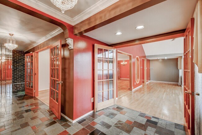 Building Photo - 6 Linlow Ct