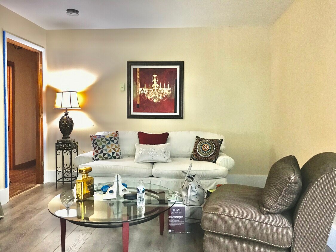 Foto principal - 2715 Morena St
