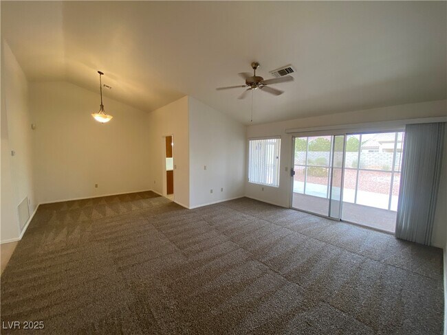 Foto del edificio - 9612 Buckhorn Dr