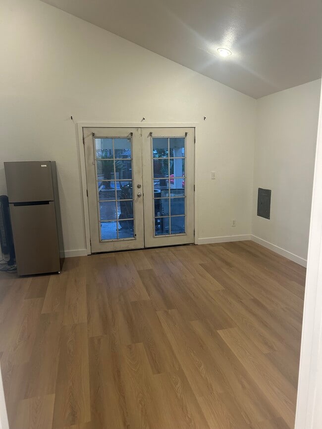 Foto del edificio - 13185 Don Julian Rd