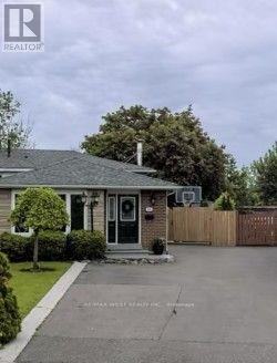 Building Photo - 844 Eaglemount Crescent