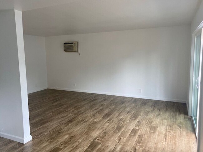 Foto del edificio - 735 E. 2nd Street, Escondido