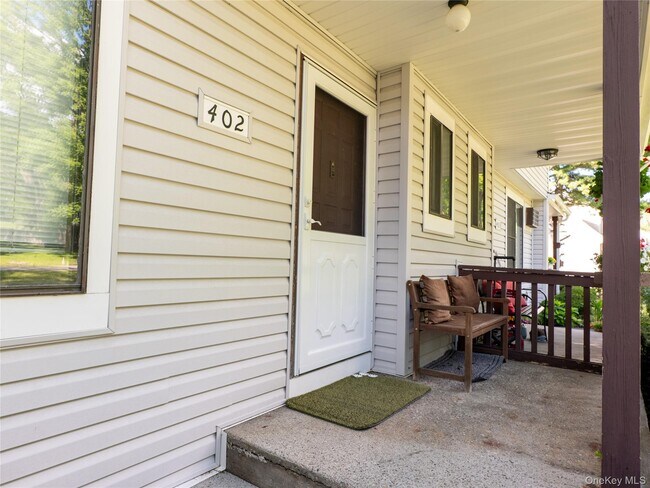 Foto del edificio - 402 Mountain Laurel Dr