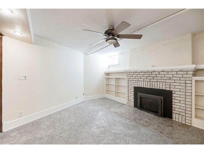 Building Photo - 1771 James Ave S