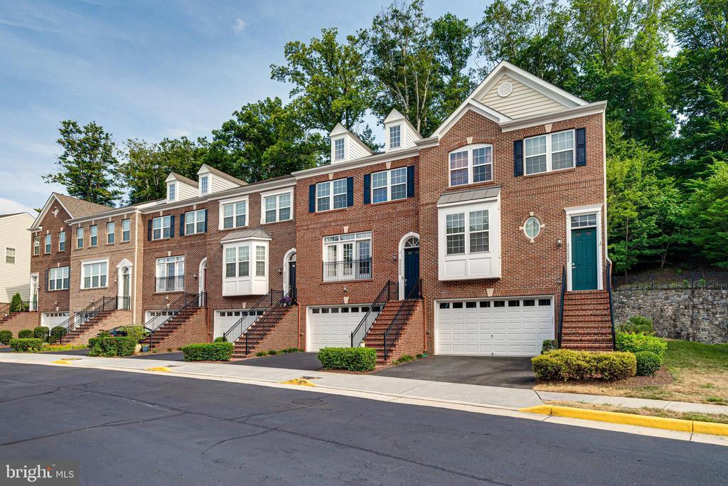 Primary Photo - 20220 Center Brook Square