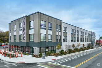 Building Photo - Lore