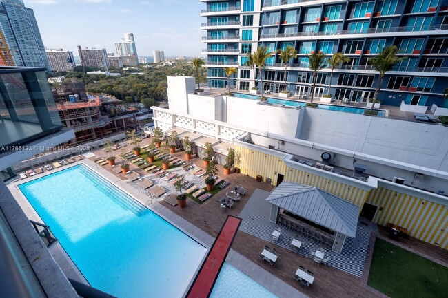 Foto del edificio - 1300 S Miami Ave