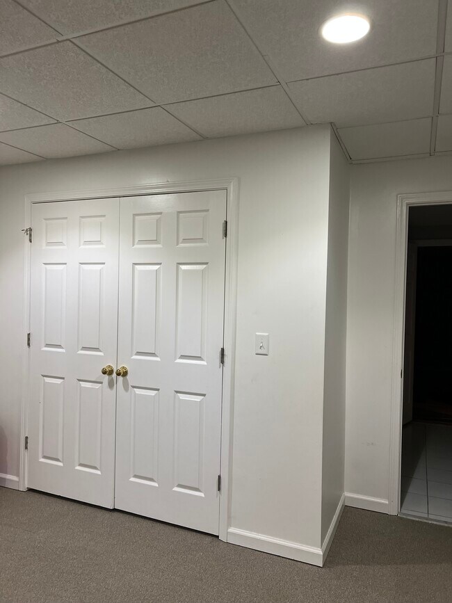 Foto del edificio - 235 Northcrest Dr