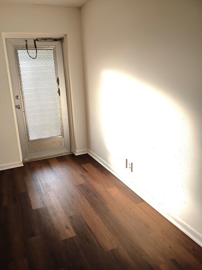 Building Photo - 21 Berkshire A