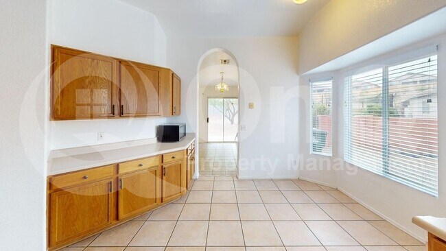 Building Photo - 8972 E Mayberry Dr