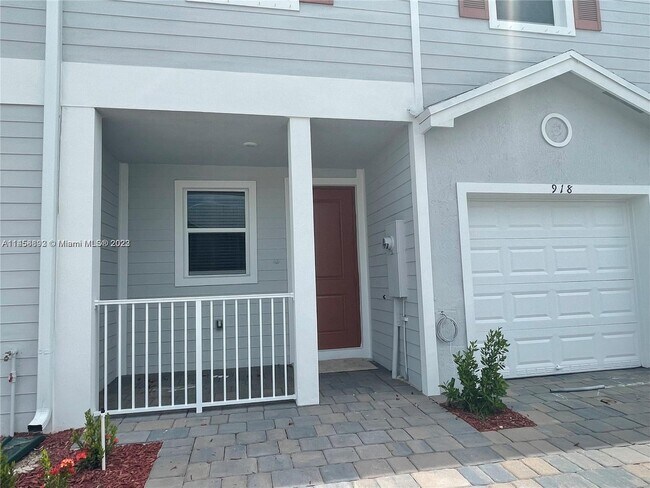 Foto del edificio - 918 SE 17th St