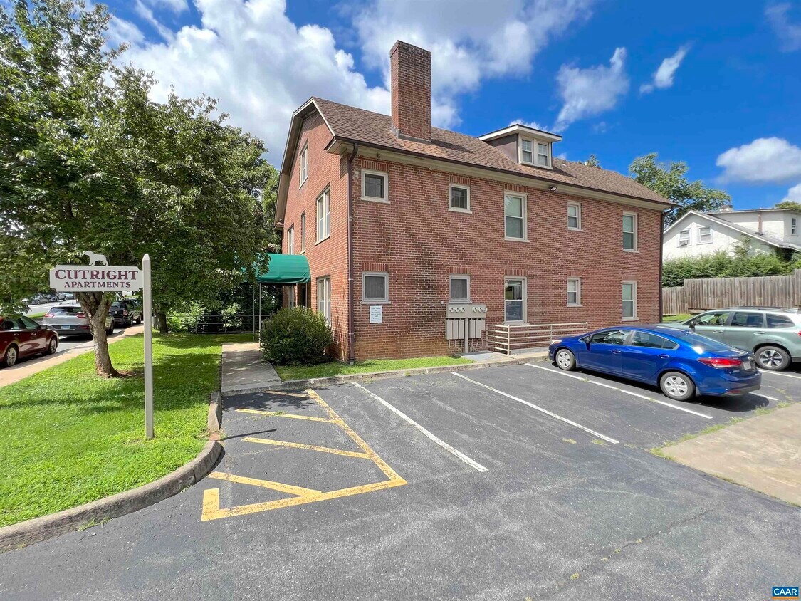 1909 Jefferson Park Ave Unit 3, Charlottesville, VA 22903 Room for