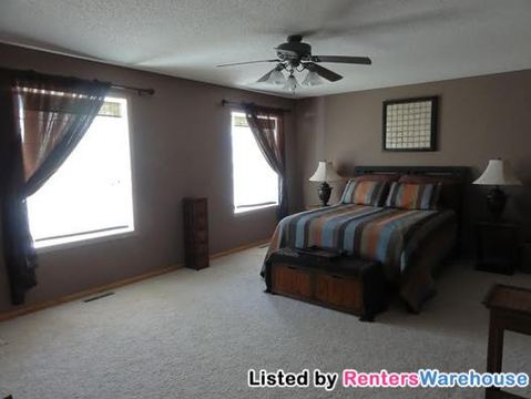 Building Photo - 13720 54th Ave N