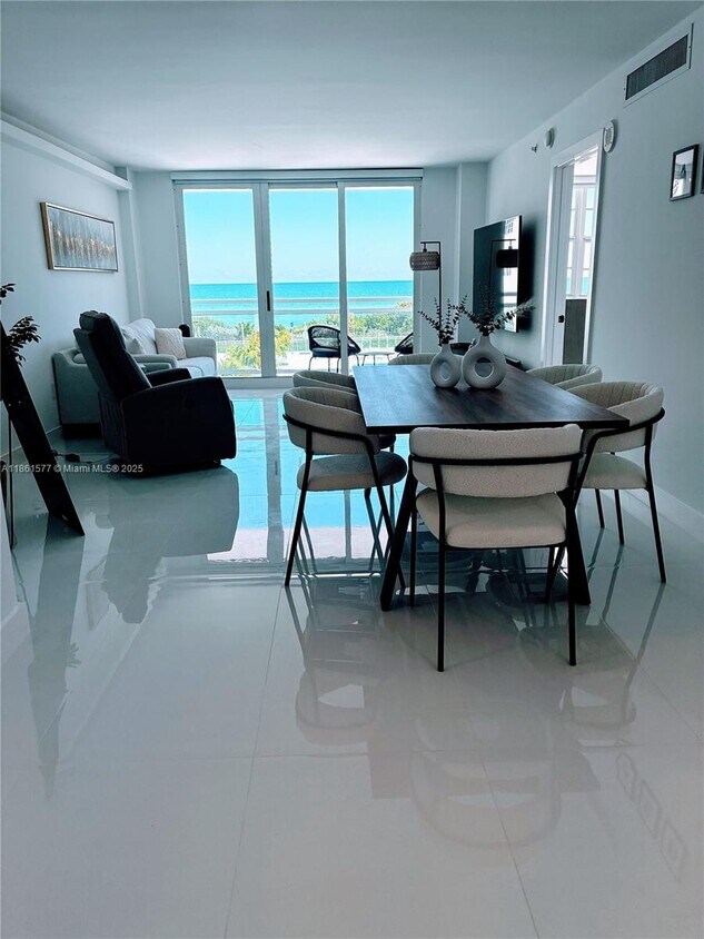 Primary Photo - 6917 Collins Ave