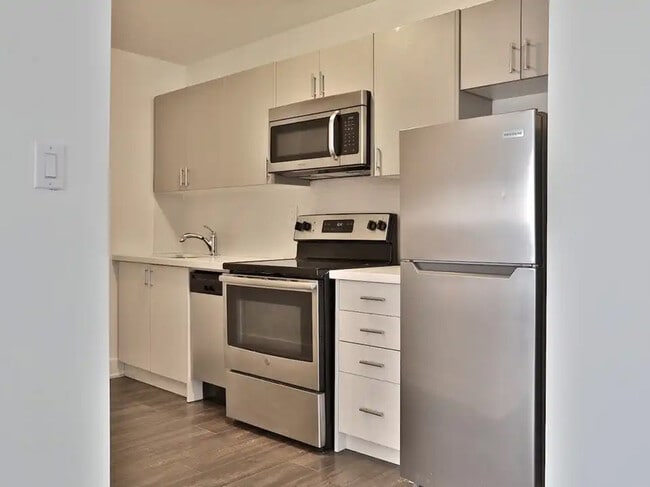 Building Photo - 34 Heydon Park Rd