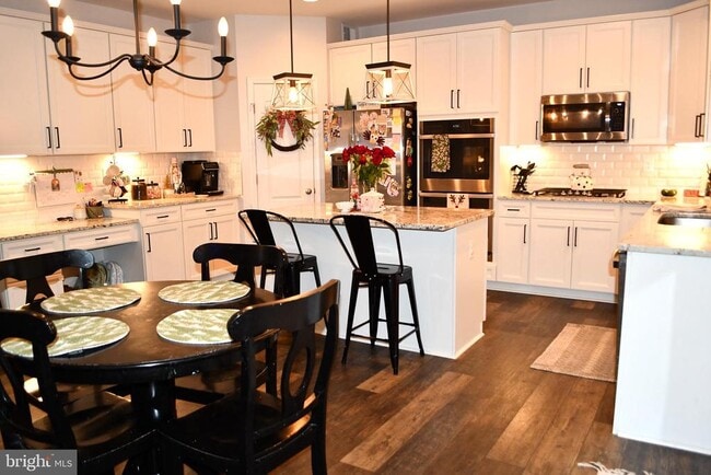 Foto del edificio - 848 Chestnut Ridge Dr