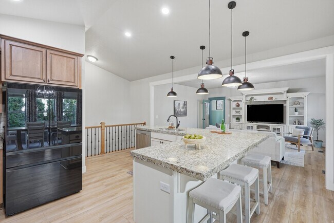 Foto del edificio - 5069 W Burntside Ave