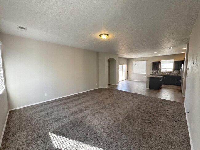 Foto del edificio - 6732 Oro Valley Rd NW