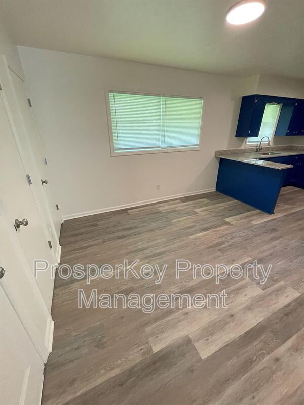 Foto del edificio - 5360 Spencer Ln