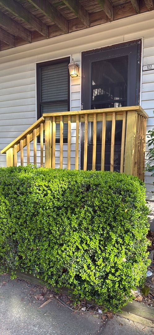 Foto del edificio - 2BR/2BA Beachside Condo – Close to Naval Base, Dining & Shopping