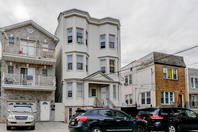 Building Photo - 200 Nunda Ave