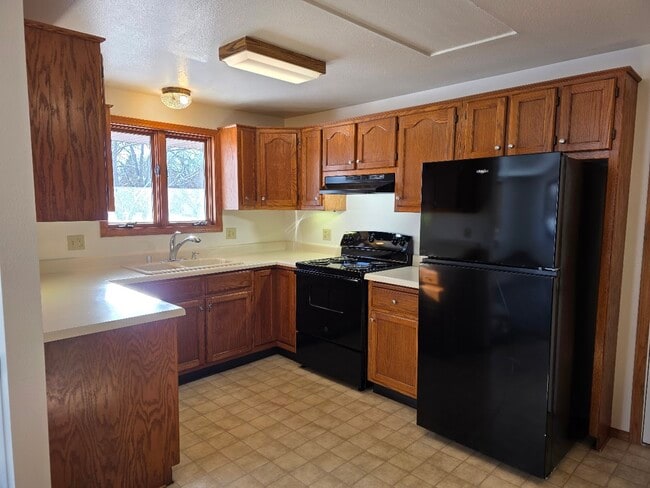 Building Photo - 722 Goldfinch Ln