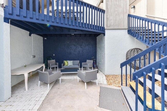 Building Photo - 1605 S US HIGHWAY 1