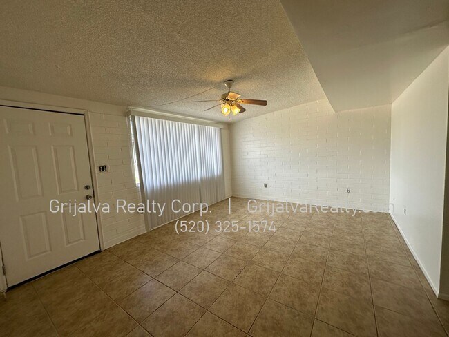 Foto del edificio - 320 W Whitestone Pl