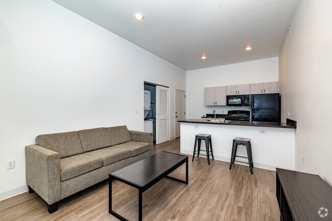 2BR, 2BA - 743SF - Living Room - Aero