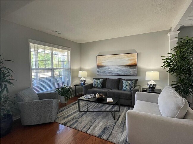 Building Photo - 8960 Friarbridge Dr