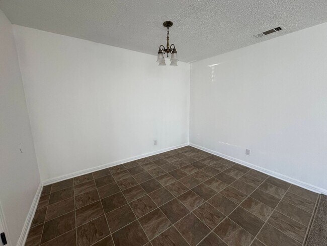 Foto del edificio - 2-Bedroom Duplex for Rent in Killeen - *Save $125/Month!*