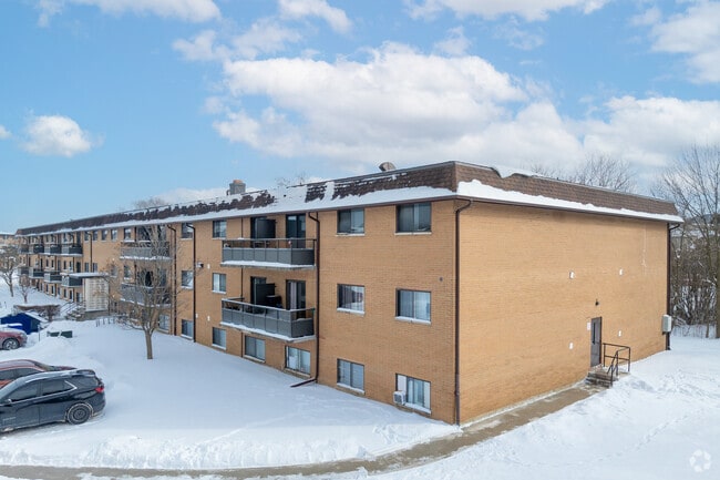 Building Photo - 130-150 Christopher Drive