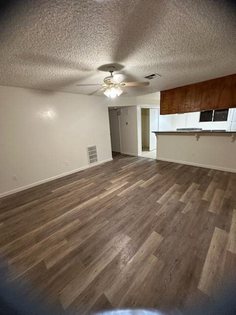 Building Photo - 404 Stephens Dr