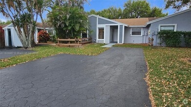 Building Photo - 8048 NW 41st Ct