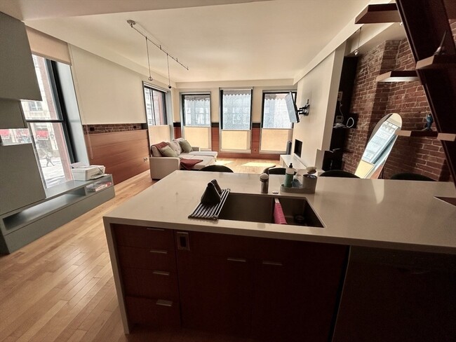 Foto del edificio - 681 Washington St