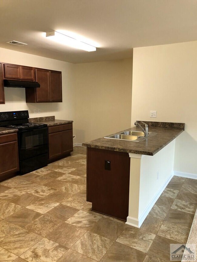 Foto del edificio - 413 O'Conner Blvd