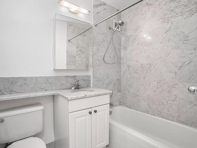 Building Photo - 159 W 53rd St