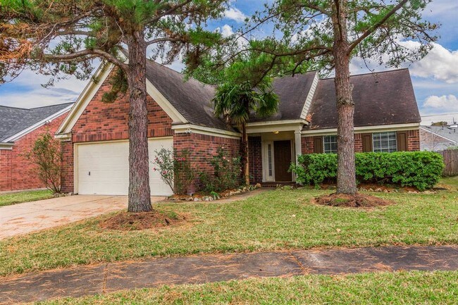 Building Photo - 20619 Apache Lake Dr
