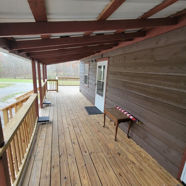 Building Photo - 557 George Hollands Ln