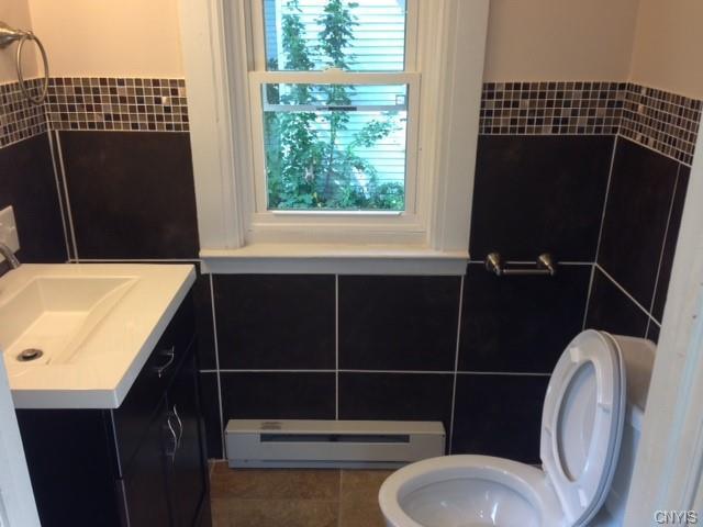 Building Photo - 312 Hall Ave