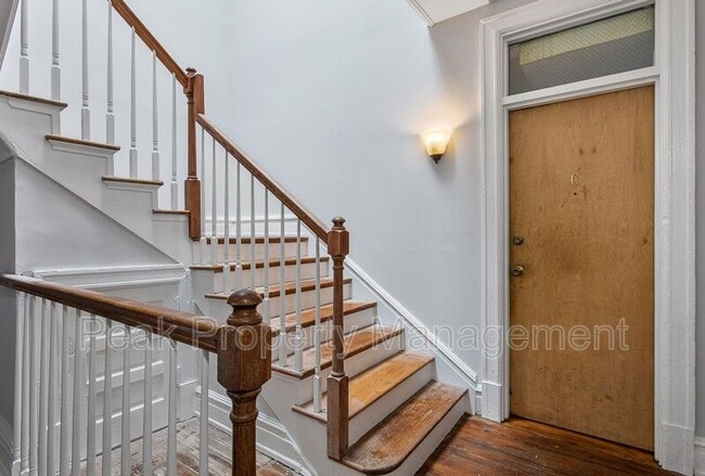 Building Photo - 1126 Hull St