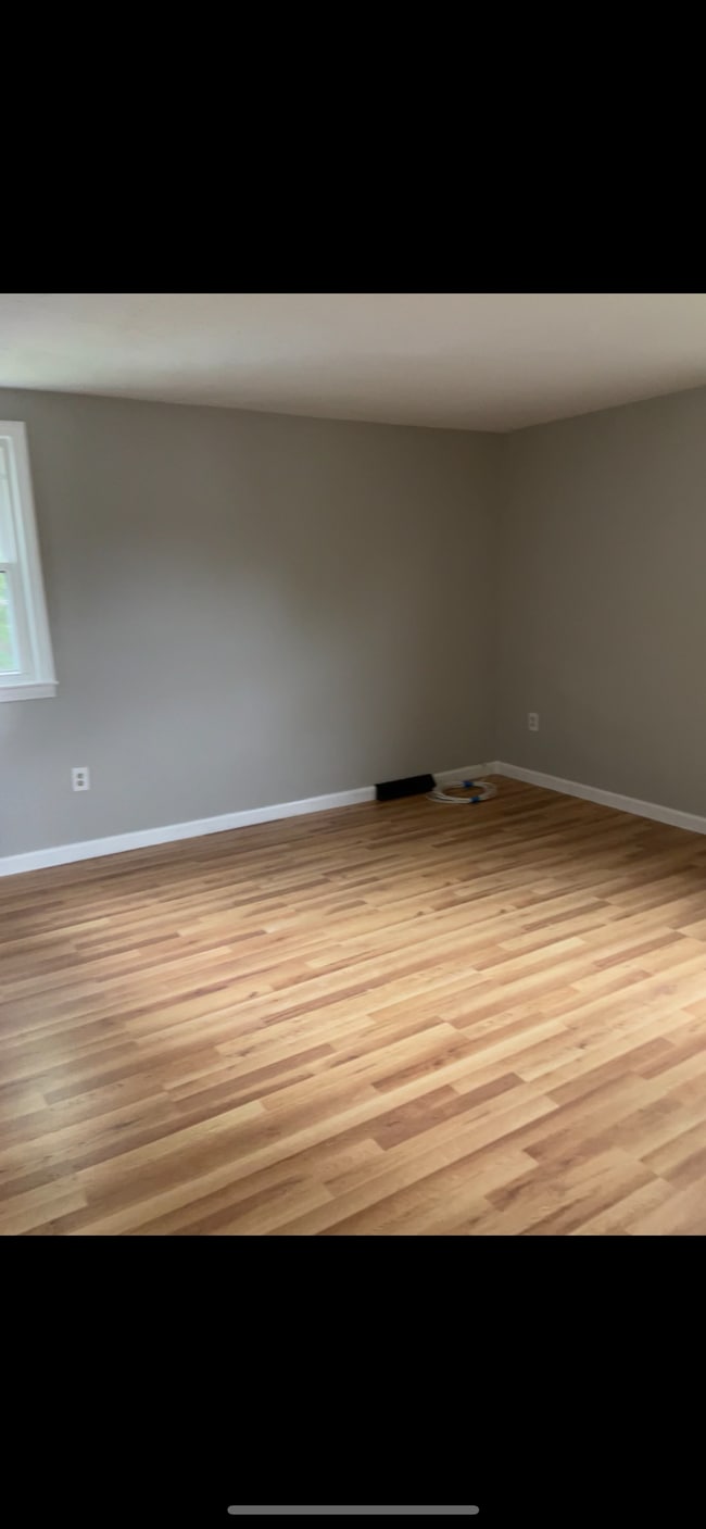 Foto del edificio - 20 Old Farm Rd