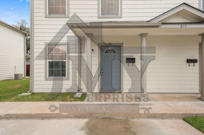Foto del edificio - 815 Cravens St