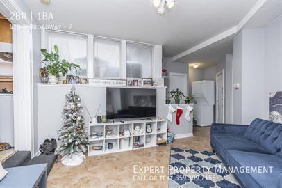 Building Photo - 420 N Broadway